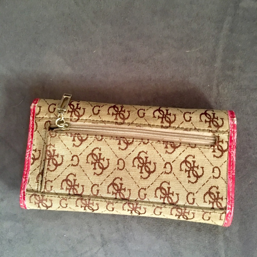 Guess Wallet - Picture 2 of 3
